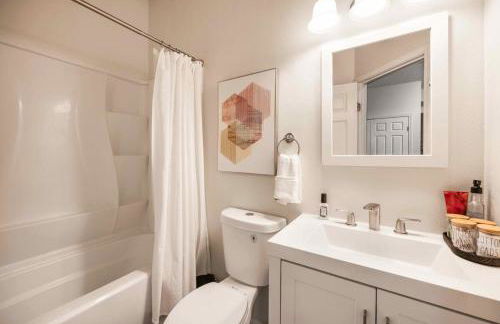 Renton Luxury & Spacious Daylight Basement The Landing - Foto 18