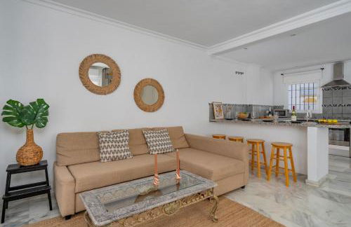 Two bedroom, two bathroom, balcony, pool area, view - Photo 24