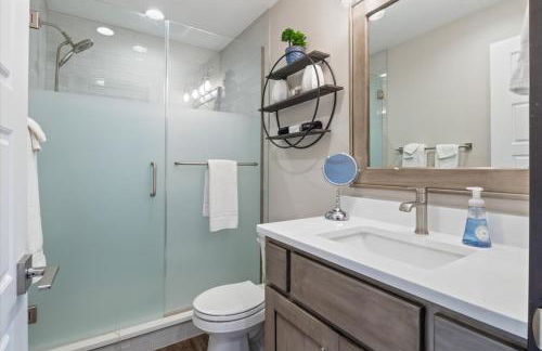 LOTO Pointe, Updated Luxury Home w/ Boat & PWC Slip, Boat Ramp, Firepits, Pool Table & More! - Foto 36