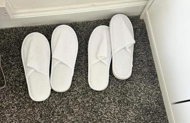 Cosy 3-Bed Retreat - Garden Parking & Bbq - Foto 9