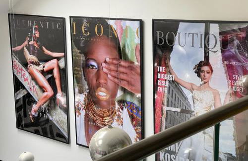 Artsy Retreat - Sleeps 6 Free Parking & Balcony - Photo 17