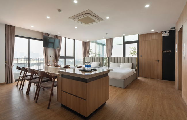 Moonlit Suites Hotel - Photo 17