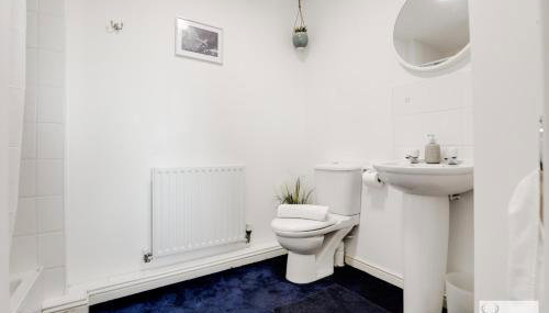 Spacious Whitwick Stay 3-Story House - Foto 2