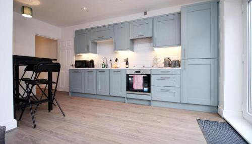 Spacious 2 Bedroom Apartment with Free parking - Foto 5