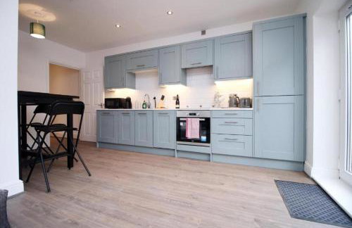 Spacious 2 Bedroom Apartment with Free parking - Foto 5