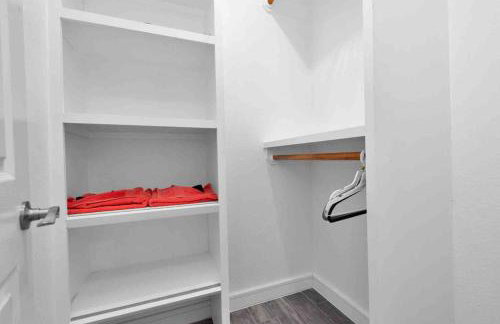 Prolific Red Luxe: Private Deck + Stylish Living - Photo 6