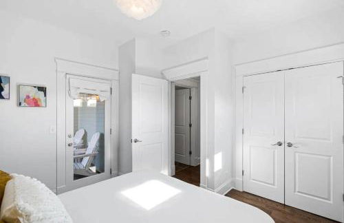 Tranquil East Nashville Zen Retreat with 2 Patios, Garage Parking, Yoga Mats Included, Covered Patio and Deck, Walk to Five Points Dining & Bars, Board Games, 10 Min to Broadway, 24 Hr Hospitality - Foto 34