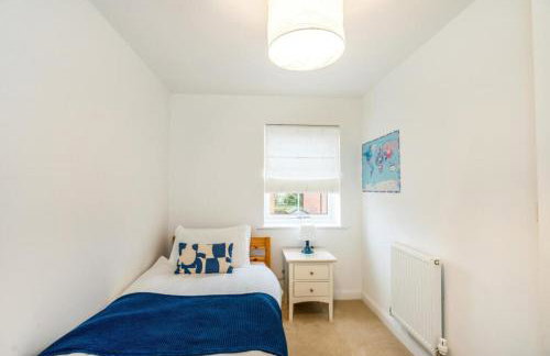 3-Bed Home Chichester with Parking, Ensuite & Garden - Foto 5