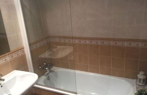 Stylish & cosy 3 bed apartment! - Photo 35