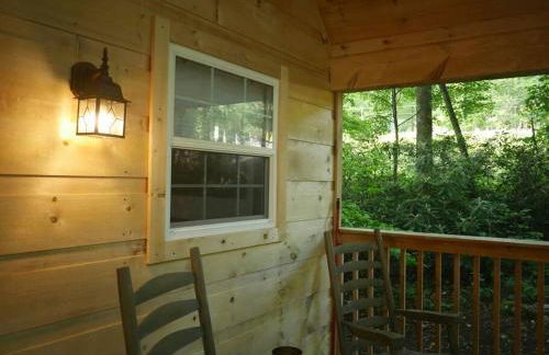 Holly Nest a Cozy Cabin Getaway near Gatlinburg - Photo 28