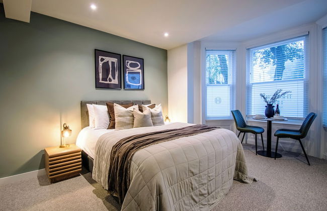 Thetford Hive - Photo 14