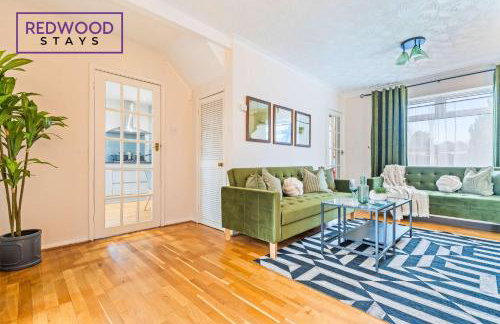 Cosy 3-Bedroom Serviced House with Free Fast WiFi and Parking for 2 Cars By Redwood Stays - Foto 6