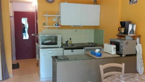 Appt au lioran à Laveissiere, 6pers, 1 chambre, lits superposés et canapé - Foto 2