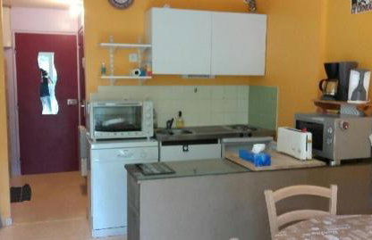 Appt au lioran à Laveissiere, 6pers, 1 chambre, lits superposés et canapé - Foto 2