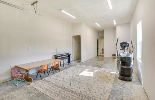 Indoor Recreation Room at Skiatook Vacation Rental - Foto 20