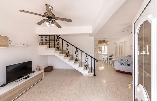 Ayia Thekla Sea Breeze Villa - Foto 1