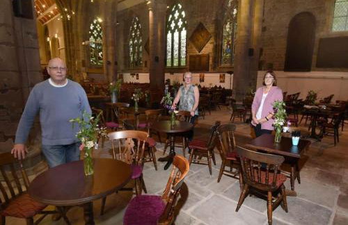 1750's cottage with open fire and beams - Foto 56