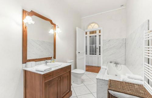 Les Bellevue Cité "3 Apartments, 1 with Garden & Private Parking, Aircon, WiFi, Free Public Car Park, 1 km from Cité" - Foto 61