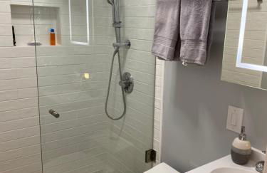 River Run Cottage Modern 2BR Waterfront Retreat in Linville Land Harbor - Foto 34