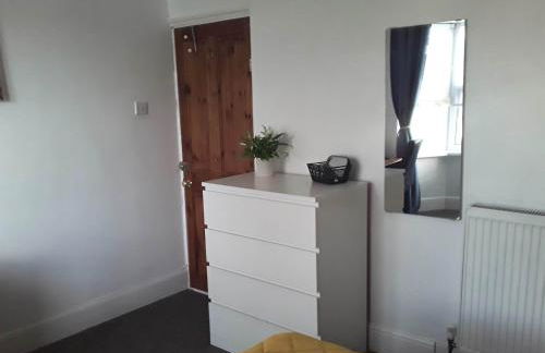 Portsmouth House near Centre 3 Bedrooms - Foto 8