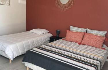 Les Chalets du Mancel : Studio June - 24H du Mans - Bouleries Jump - - Foto 1