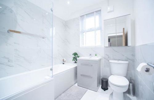 8 Bed, comfortably sleeps 10, 3 Bath house, 5 Mins Manchester Centre - Foto 18