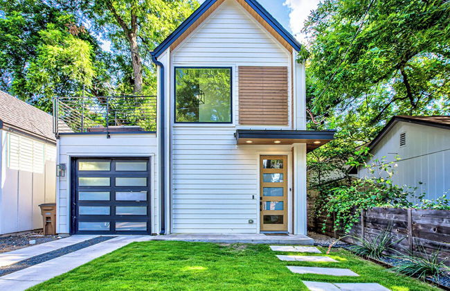 Private Backyard in East Austin - Photo 1