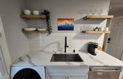 Stylish Modern Studio in Vibrant Walker's Point - Foto 1