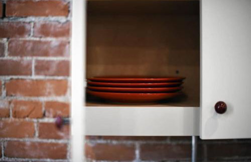 HostWise Stays - Prime Location in Lawrenceville, Exposed Brick 2BR Home - Foto 33