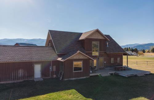 Alpine Airspace by KABINO Airpark Foosball Garage Satellite - Foto 54