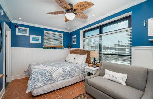 Why Knot Getaway…Rooftop with WaterView! Unit F - Foto 42