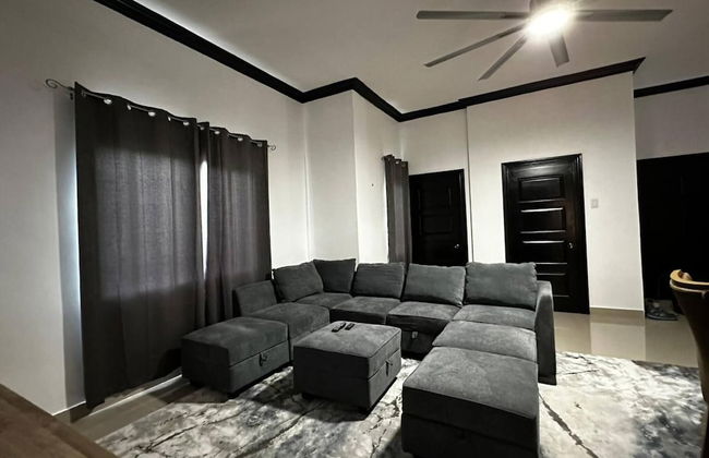 Luxury Living- Modern - Contemporary Home With Brand New Pool in Manor Park - Foto 24