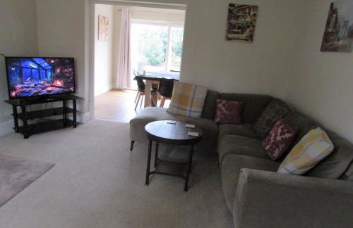 Large 4 bed detached house with parking - Foto 62