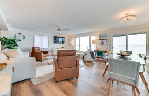 Bright Houghton Lake Home with Boat Dock and Fire Pit - Foto 7