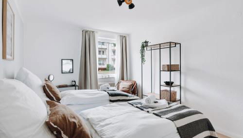 NASA Homes ruhiges Apartment WLAN Arbeitsplatz Balkon Hotelbetten - Foto 5