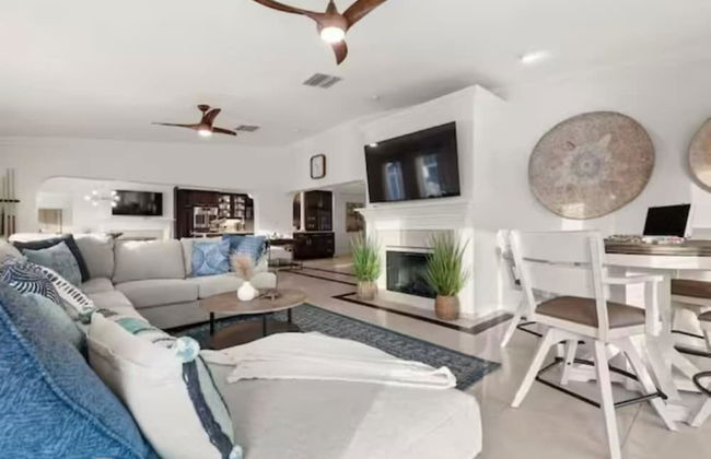 Experience The Ultimate in Luxury Living - Foto 16