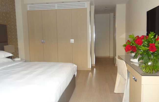 Augustana House - Photo 17