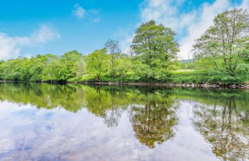 3 Bedroom luxury home, hot tub, stunning views of Killin, sitting on the River Dochart - Foto 5