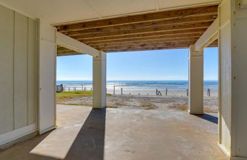 Oceanfront Home with Deck and Views in Galveston! - Foto 35
