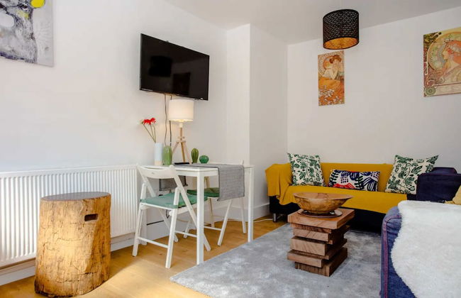 Stylish 4BD House With Private Garden - Stratford - Foto 15