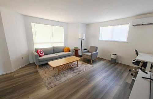 Cozy home, Walk to Lake, Food & Shops, EV Charger - Foto 2