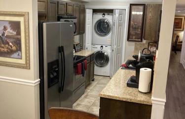 Spacious 3 Bedroom 2 bath Condo close to Five-points in Athens - Photo 4