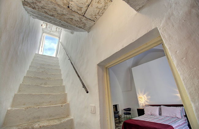 Lovely 70s Style Patio and Terrace - Photo 59