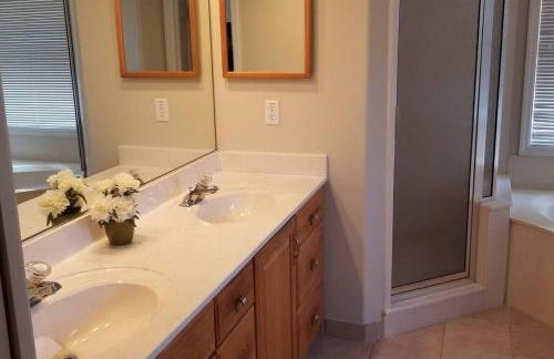 Black Diamond Beauty with Concierge Service - Photo 7