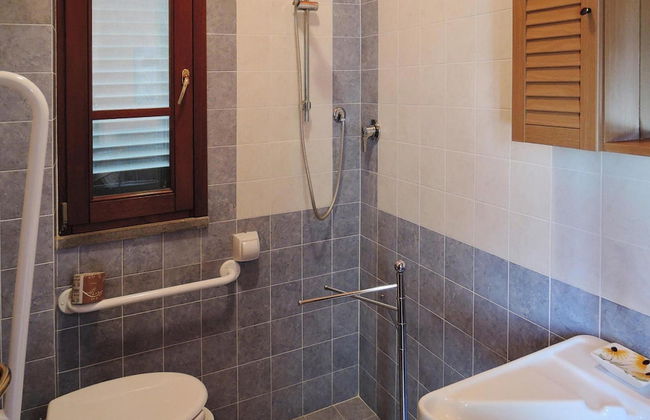 Apartment in Vinci With Pool & Wellness - Foto 17