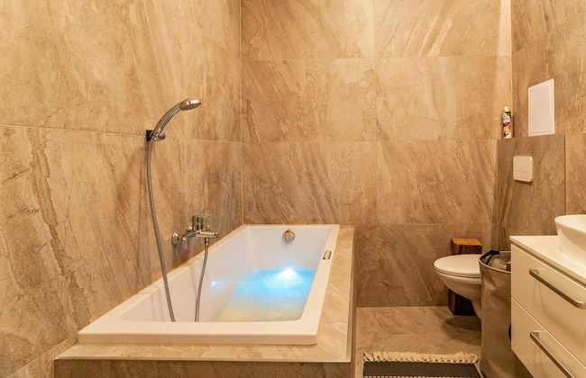 STING Boutique Apartments - Photo 33