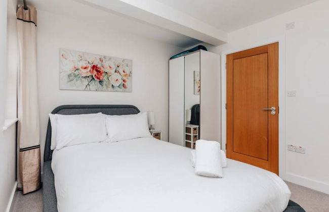 Central Modern Flat Sleeps 6 - Dedicated Parking - From 125 Per Night - Foto 17