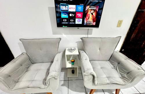 Apt3 Grande com 2 Quartos 2 cama-casal WIFI Smart TV Garagem a 1 min Rodoviaria - Foto 4