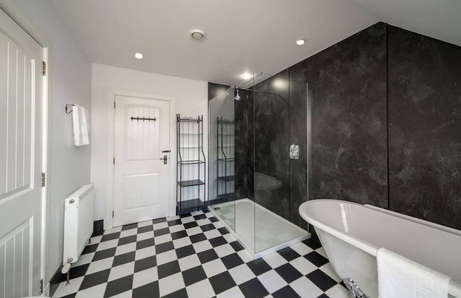 Thatched Cottage - hot tub BBQ and Pool Table - Foto 9