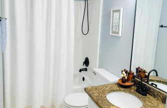 Retreat 4BR Sleeps 10 plus, 8mi LakePoint, Red Top - Foto 35